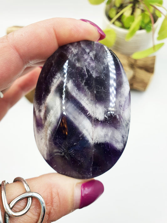 Dream Amethyst Palm Stone - Intuition & Spiritual Protection Crystal - 120g