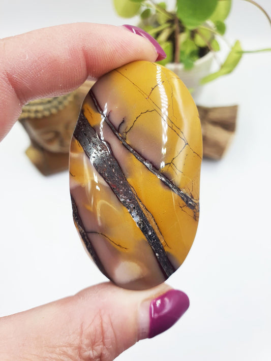 Mookaite Jasper Palm Stone - Grounding and Vitality Healing Crystal - 80g