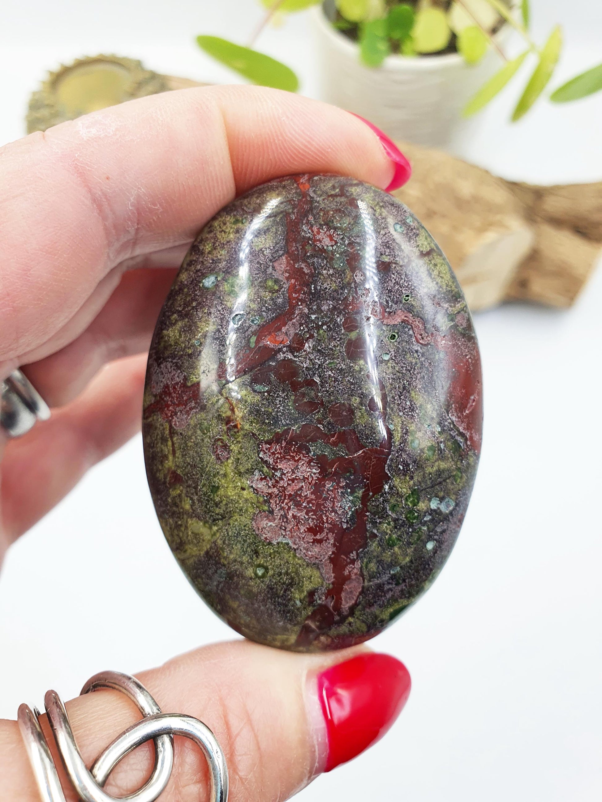Dragon's Blood Palm Stone - Courage & Vitality Healing Crystal, 110g
