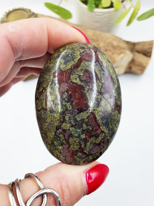 Dragon's Blood Palm Stone - Courage & Vitality Healing Crystal, 110g
