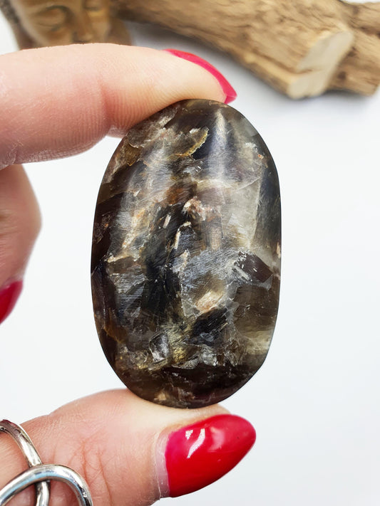 Muscovite (Golden Mica) Palm Stone - Uplifting & Protective Healing Crystal, 50g