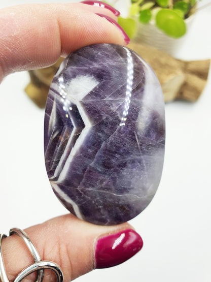 Dream Amethyst Palm Stone - Intuition & Spiritual Protection Crystal - 80g