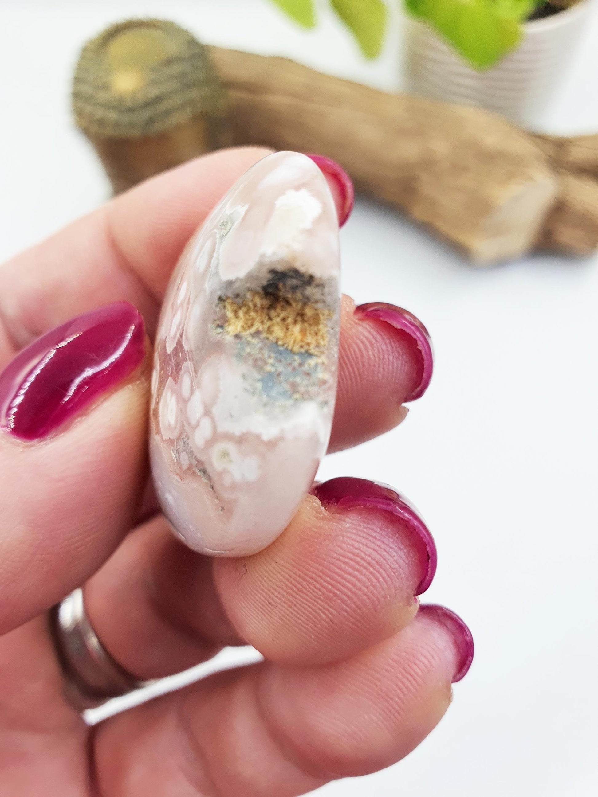 Little Pink Amethyst Palm Stone - Love, Calm & Emotional Healing Crystal, 25g