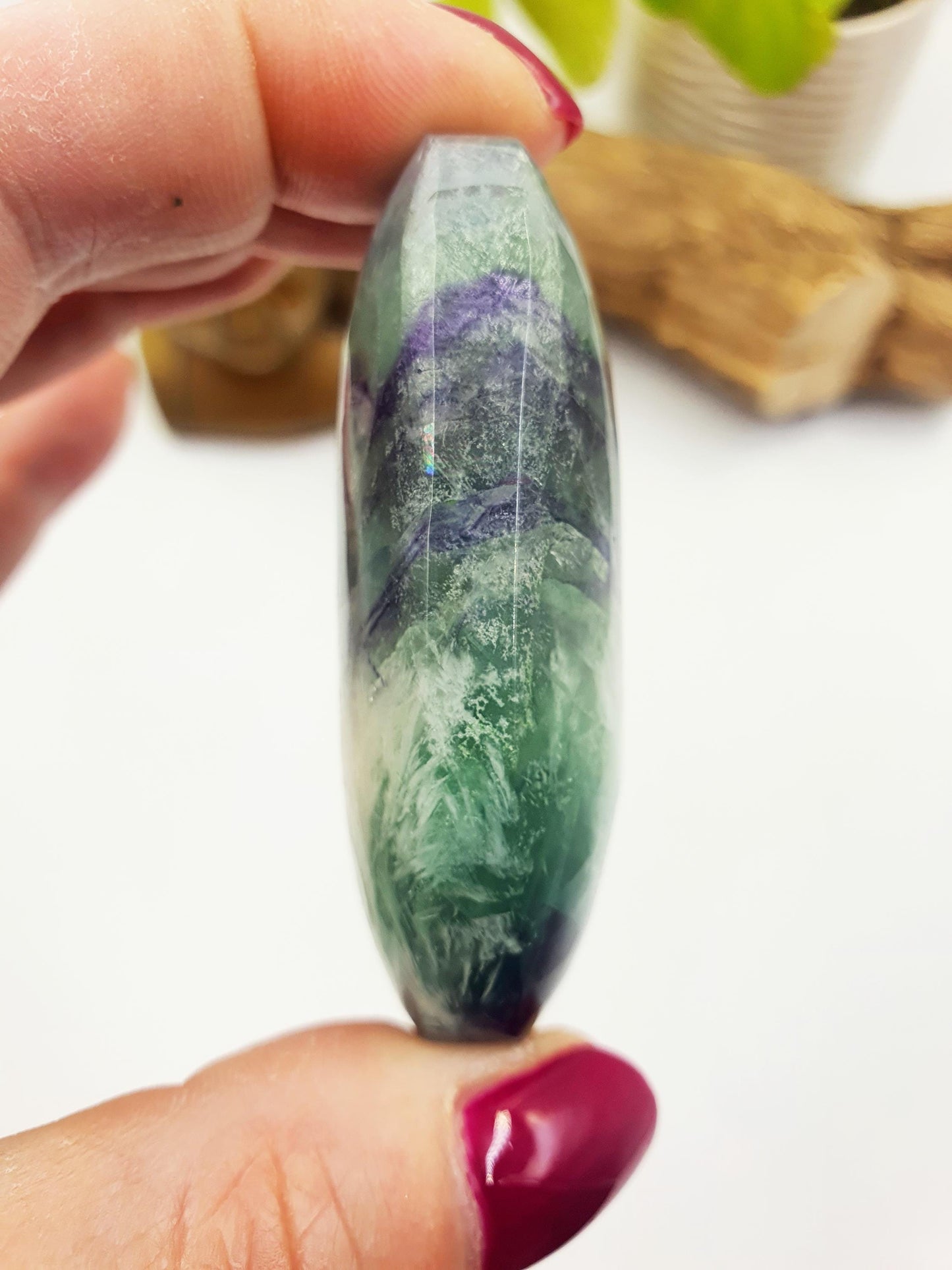 Feather Fluorite Palm Stone with rainbows - Focus and Clarity Healing Crystal, 85g