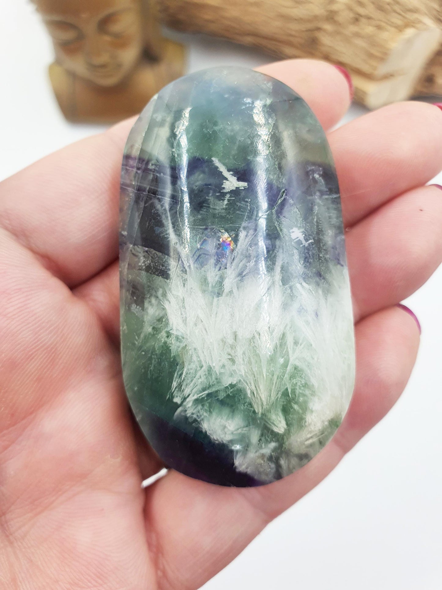 Feather Fluorite Palm Stone with rainbows - Focus and Clarity Healing Crystal, 85g