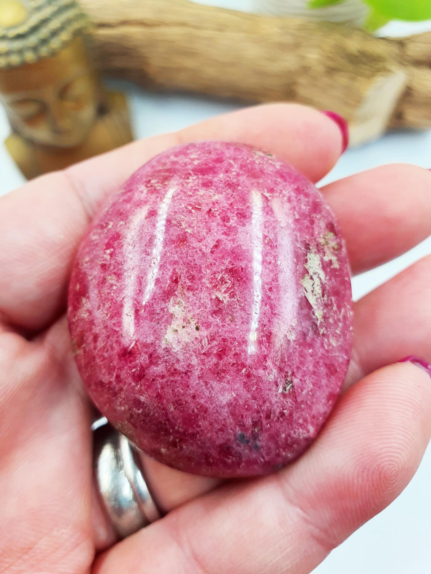 Rhodonite Palm Stone - Emotional Healing & Heart Chakra Crystal - 80g