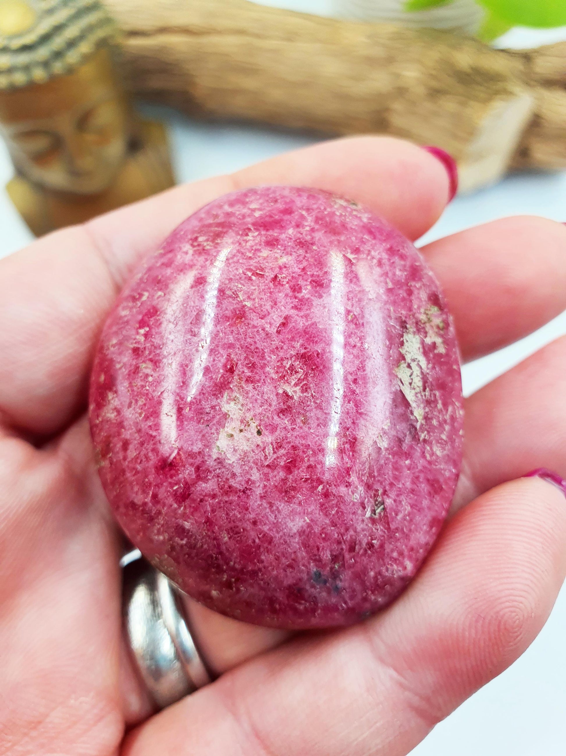 Rhodonite Palm Stone - Emotional Healing & Heart Chakra Crystal - 80g