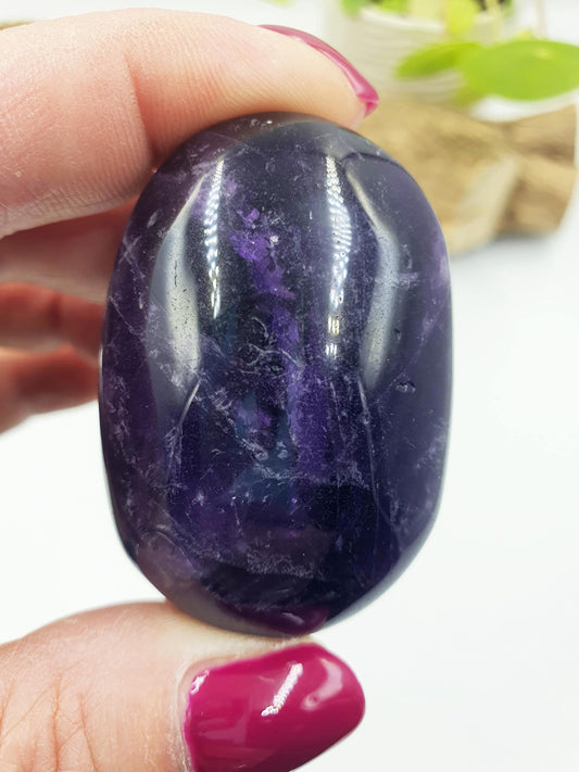 Amethyst Palm Stone - Calming & Spiritual Healing Crystal - 70g