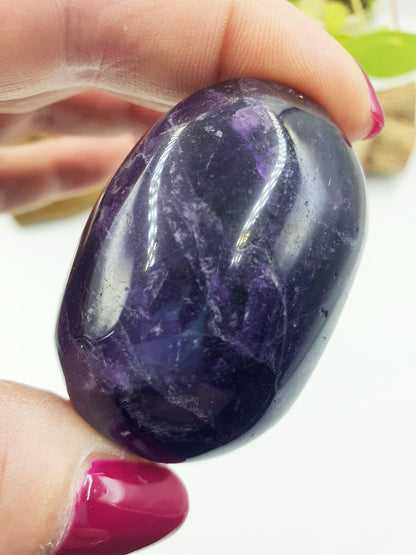 Amethyst Palm Stone - Calming & Spiritual Healing Crystal - 70g