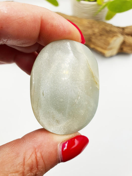 Green Moonstone Palm - Heart Chakra & Emotional Balance Healing Crystal - 40g