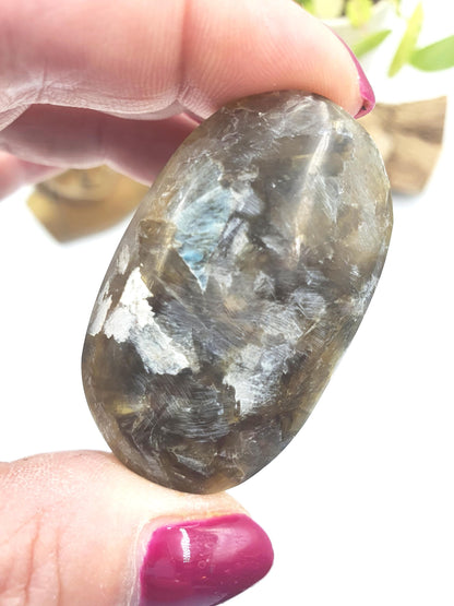 Muscovite (Golden Mica) Palm Stone - Uplifting & Protective Healing Crystal, 35g