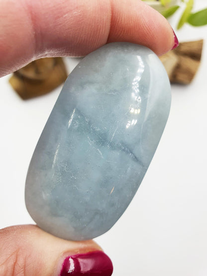 Aquamarine Palm Stone - Calming & Stress Relief Throat Chakra Crystal - 50g