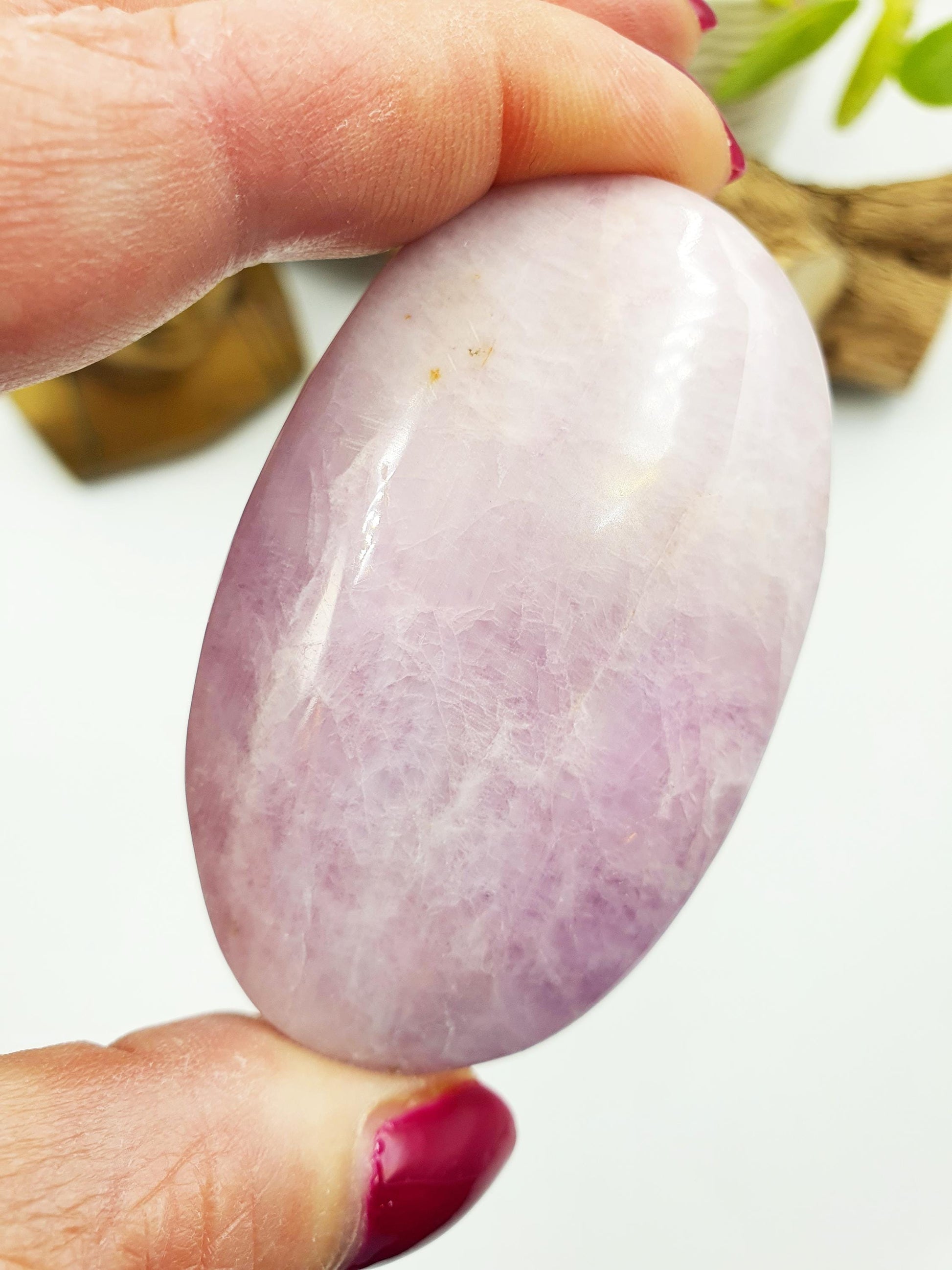Large Kunzite Crystal Palm Stone - Heart Chakra & Emotional Healing Crystal - 90g