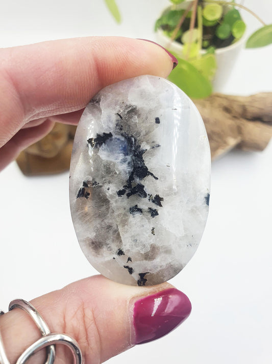 Rainbow Moonstone Palm Stone – Intuition, Balance & Feminine Energy Healing Crystal, 45g