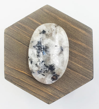 Rainbow Moonstone Palm Stone – Intuition, Balance & Feminine Energy Healing Crystal, 45g