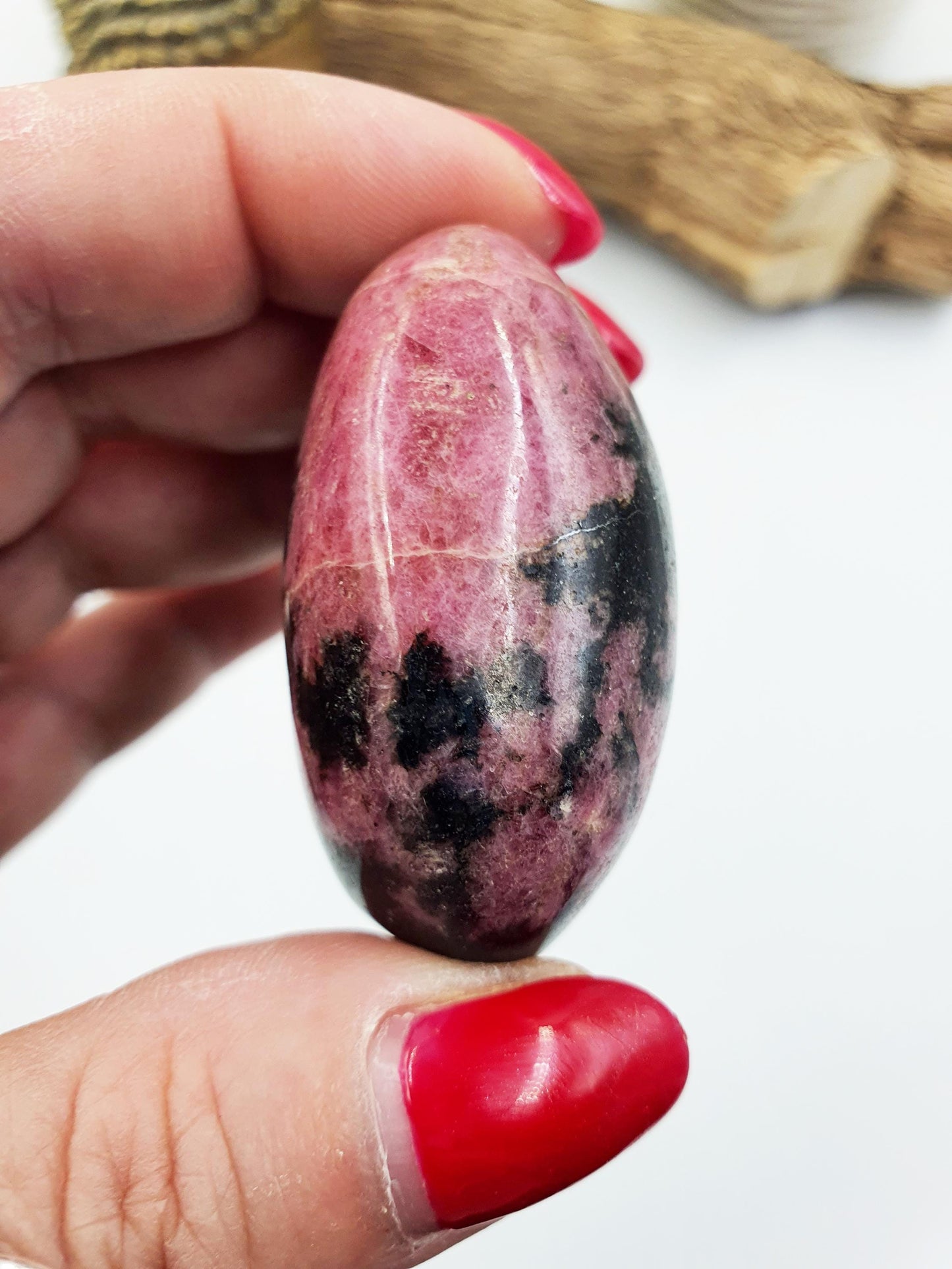 Rhodonite Palm Stone - Emotional Healing & Heart Chakra Crystal - 100g
