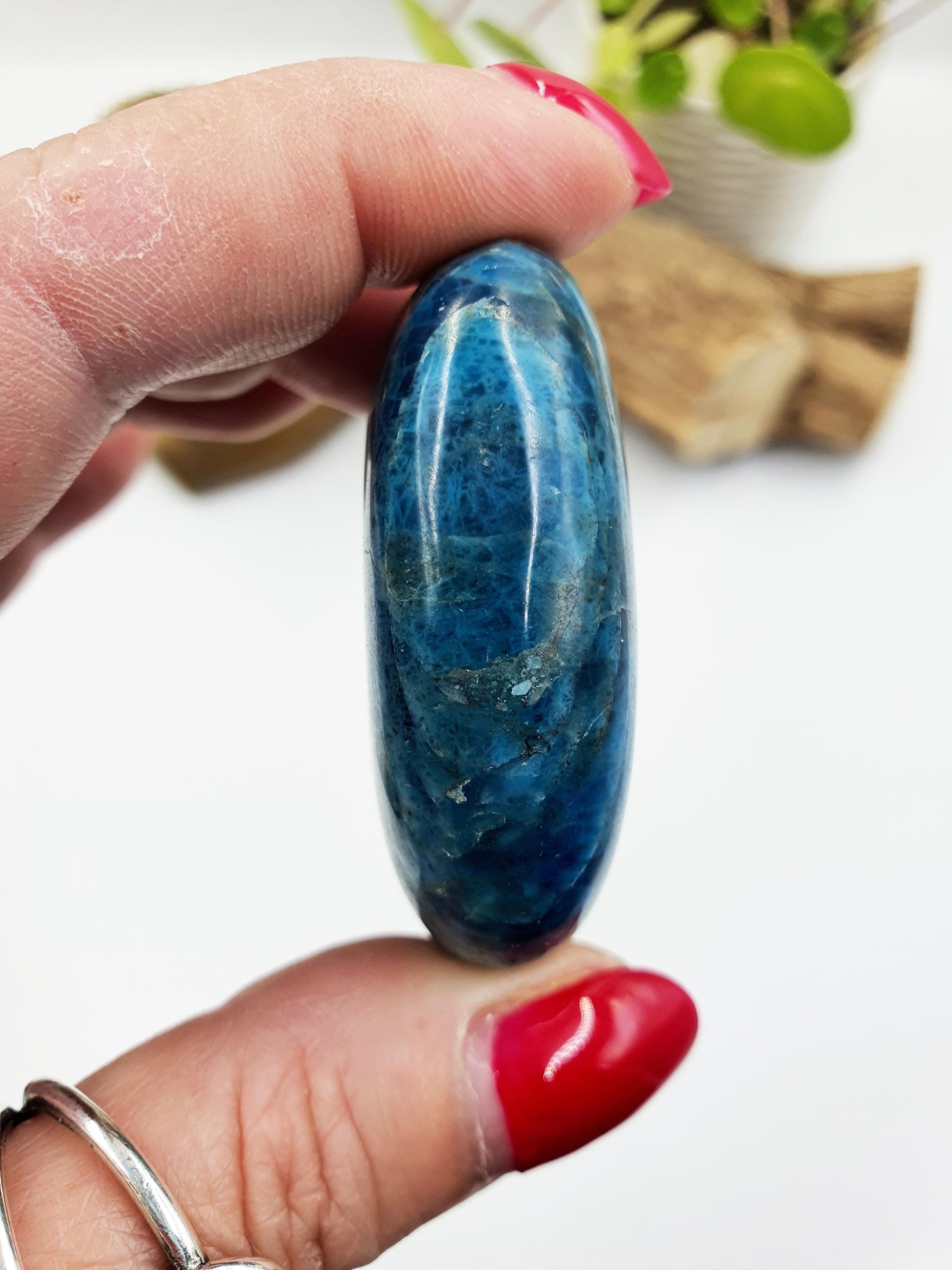 Blue Apatite Palm Stone - Motivation & Focus Healing Crystal - 85g