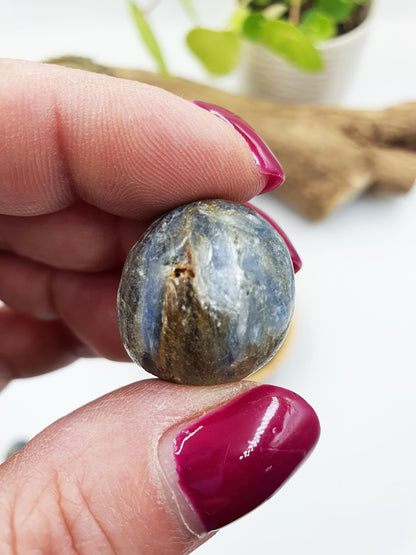 Kyanite Tumble Stones – Alignment, Balance & Calm Communication Healing Crystal, approx 2cm