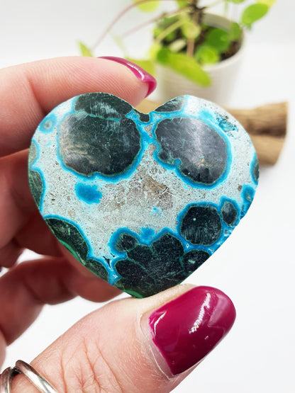 Chrysocolla & Malachite Crystal Heart – Healing, Transformation and Emotional Balance Crystal Heart Carving, 55g