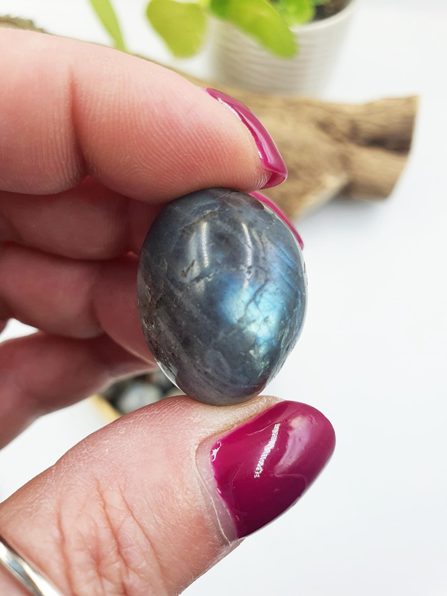 Labradorite Tumble Stones – Intuition, Protection & Transformation Healing Crystals, approx 2-3cm