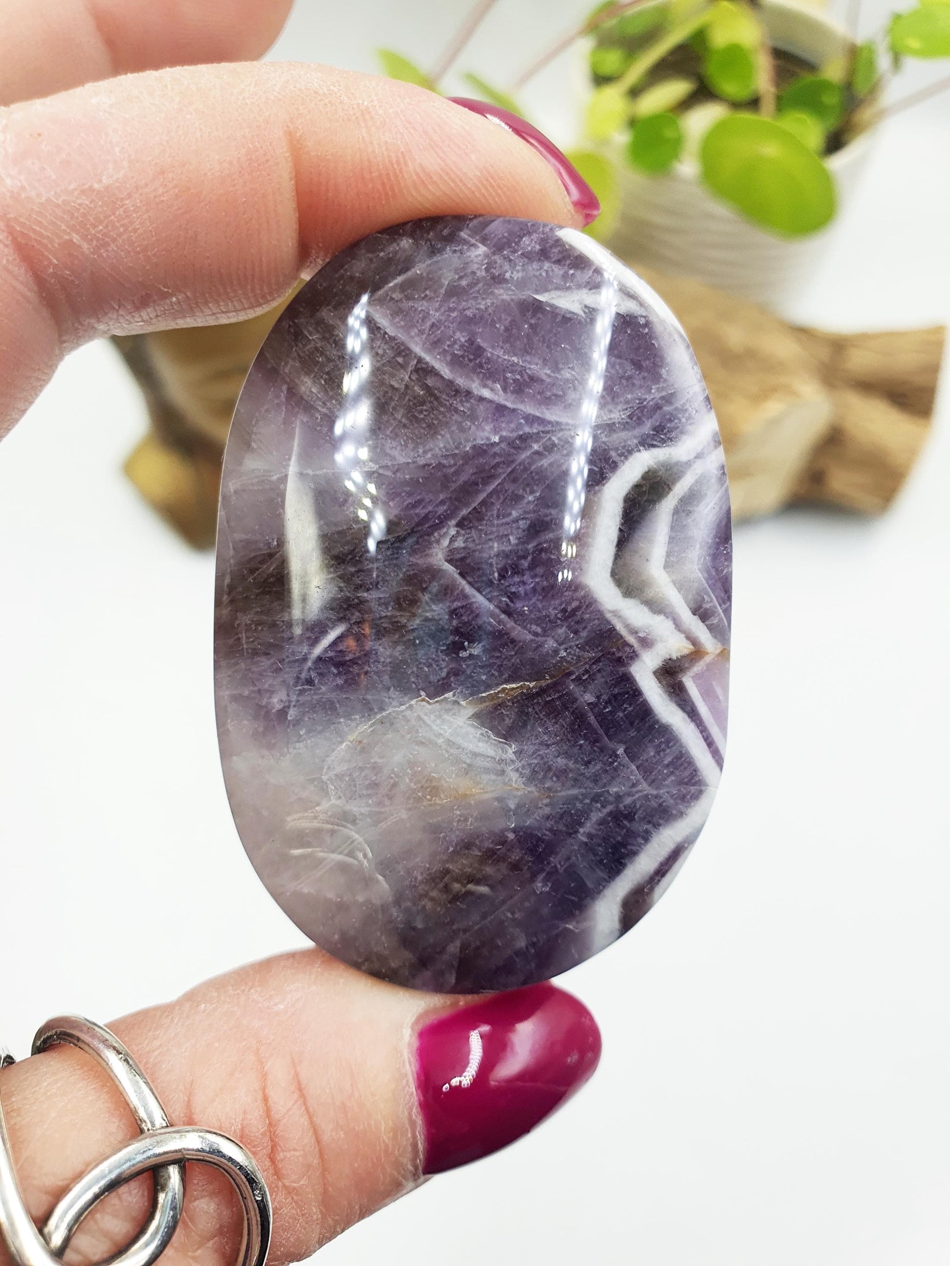 Dream Amethyst Palm Stone - Intuition & Spiritual Protection Crystal - 80g