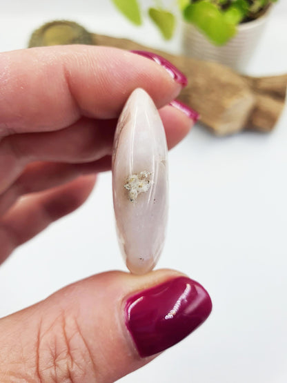 Little Pink Amethyst Palm Stone - Love, Calm & Emotional Healing Crystal, 25g