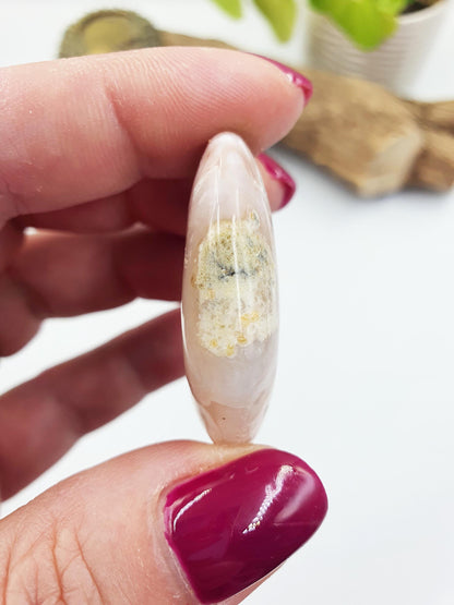 Little Pink Amethyst Palm Stone - Love, Calm & Emotional Healing Crystal, 25g