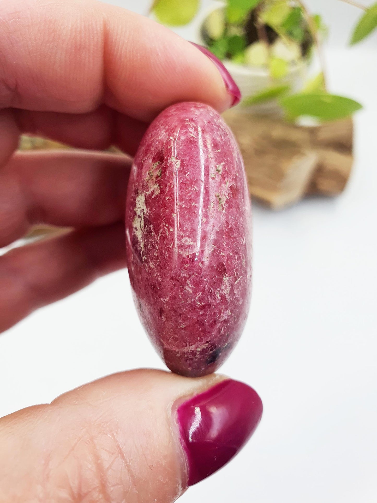 Rhodonite Palm Stone - Emotional Healing & Heart Chakra Crystal - 80g