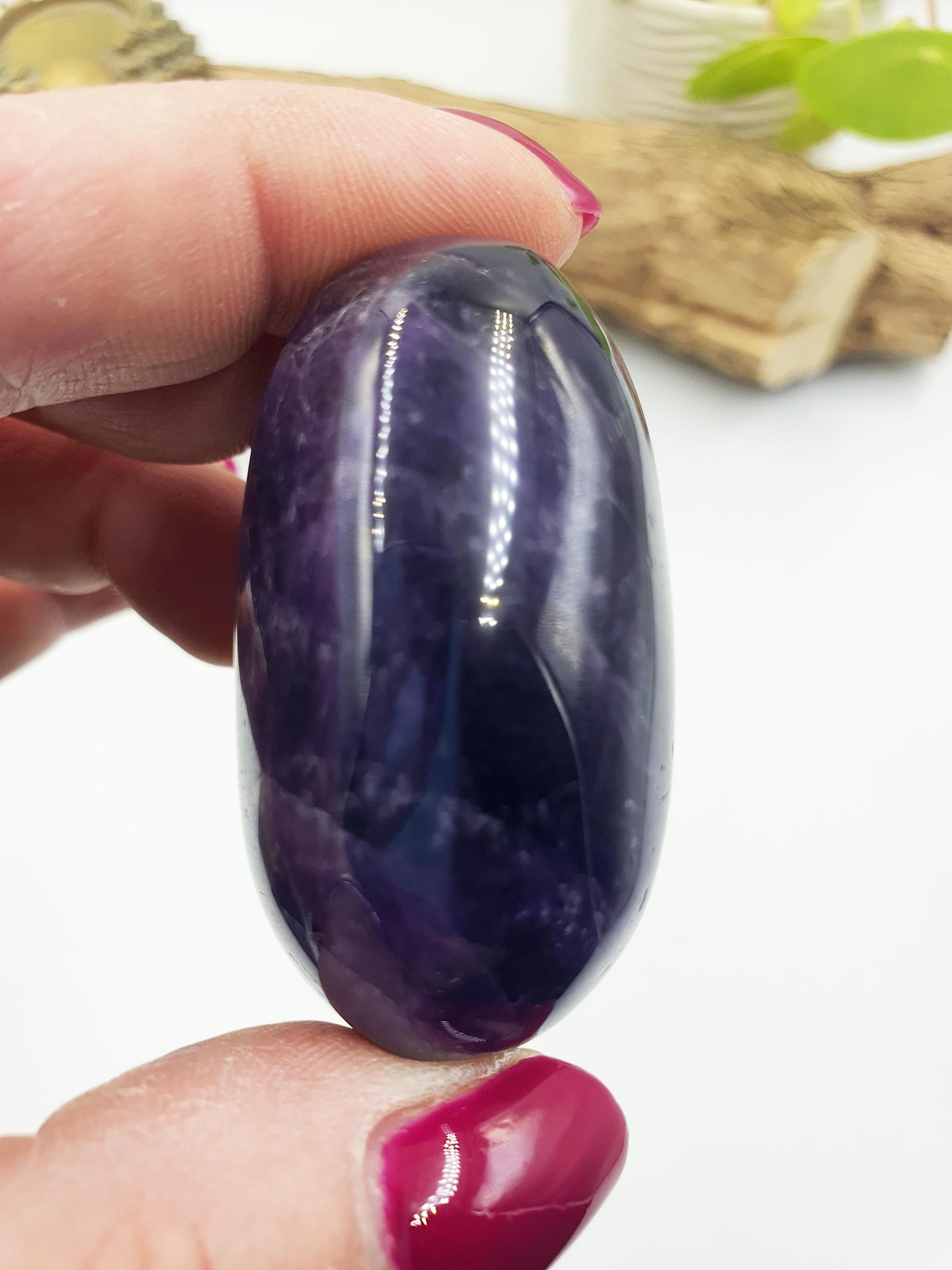 Amethyst Palm Stone - Calming & Spiritual Healing Crystal - 70g