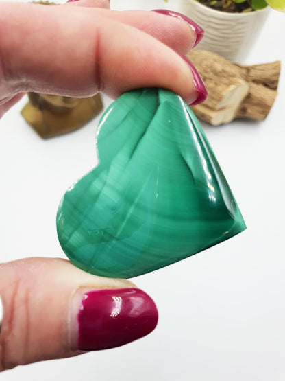 Malachite Crystal Heart – Transformation, Protection & Emotional Healing Crystal Puff Heart Carving, 35g