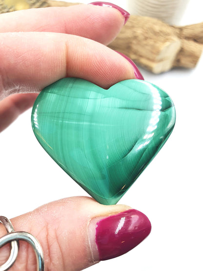 Malachite Crystal Heart – Transformation, Protection & Emotional Healing Crystal Puff Heart Carving, 35g