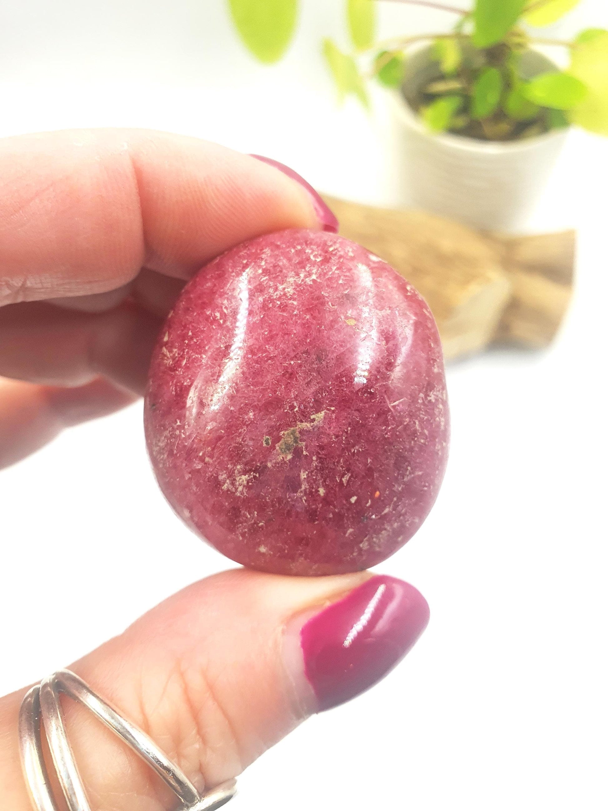 Rhodonite Palm Stone - Emotional Healing & Heart Chakra Crystal - 65g