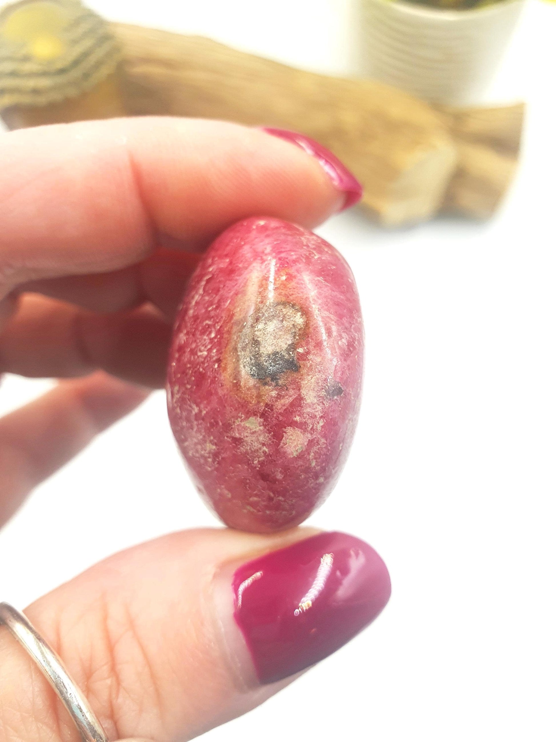 Rhodonite Palm Stone - Emotional Healing & Heart Chakra Crystal - 65g