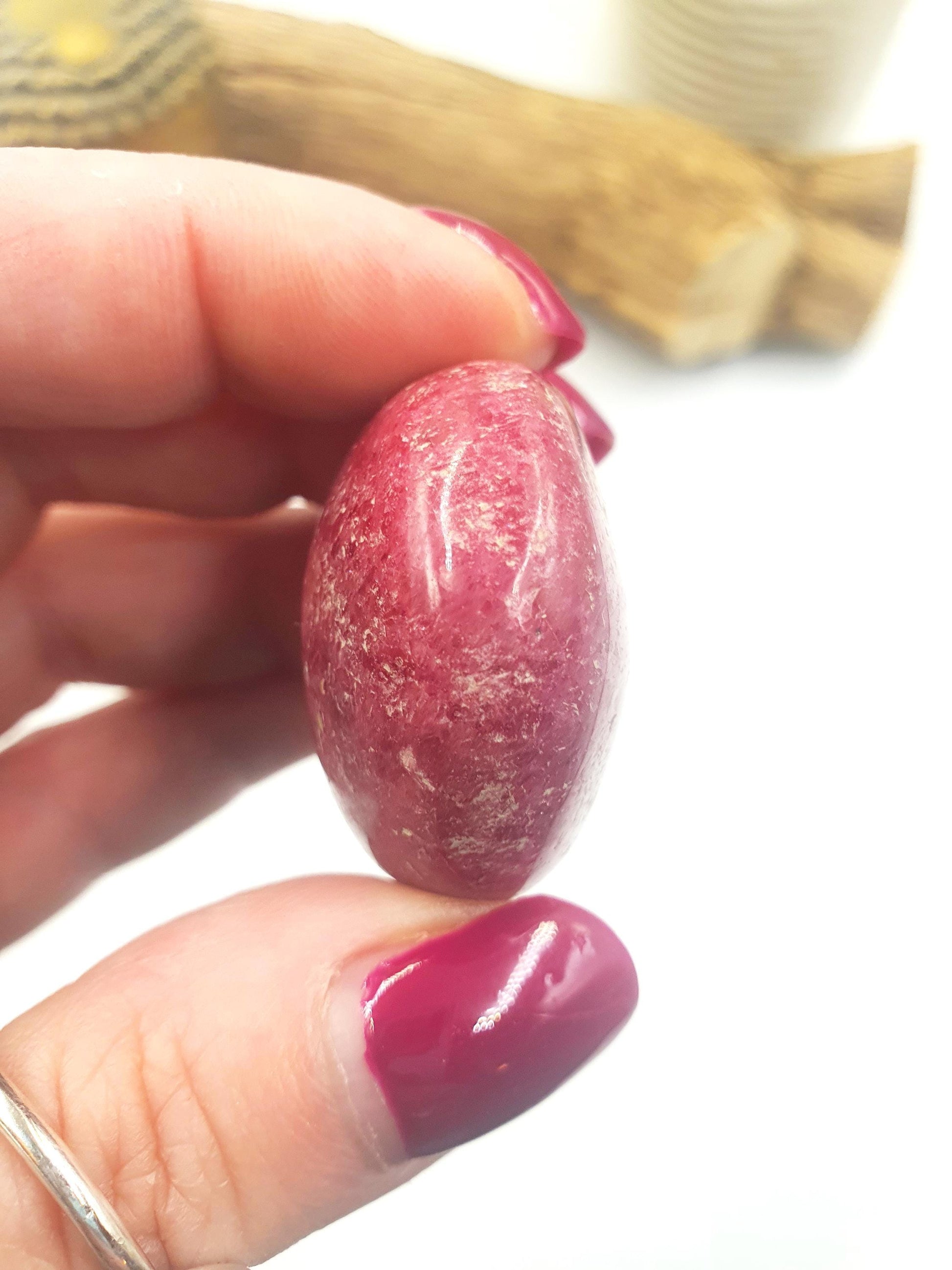 Rhodonite Palm Stone - Emotional Healing & Heart Chakra Crystal - 65g