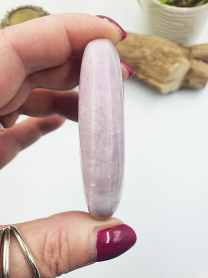 Flashy Kunzite Crystal Palm Stone - Heart Chakra & Emotional Healing Crystal, 80g