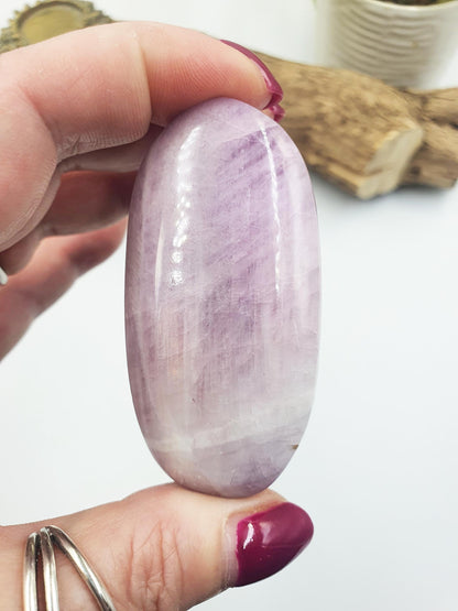 Flashy Kunzite Crystal Palm Stone - Heart Chakra & Emotional Healing Crystal, 80g