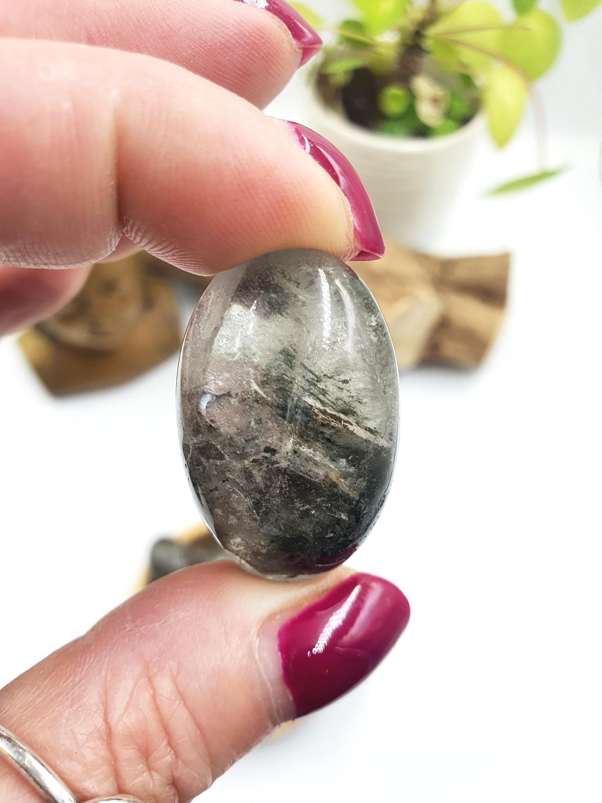Garden Quartz (Lodolite) Tumble Stones – Manifestation, Clarity & Spiritual Healing Crystals, 2-3cm