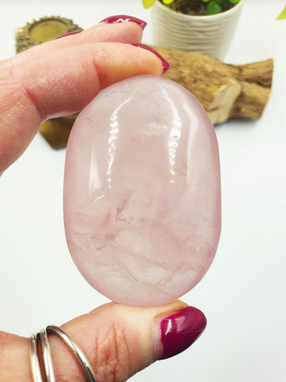 Large Rose Quartz Palm Stone - Love & Compassion Healing Crystal, 115g