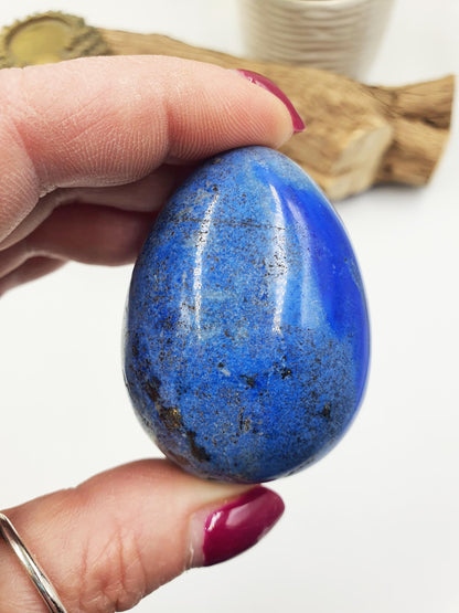 Lapis Lazuli Crystal Egg – Wisdom, Truth & Intuition Healing Stone Carving, 125g