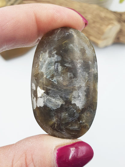 Muscovite (Golden Mica) Palm Stone - Uplifting & Protective Healing Crystal, 35g