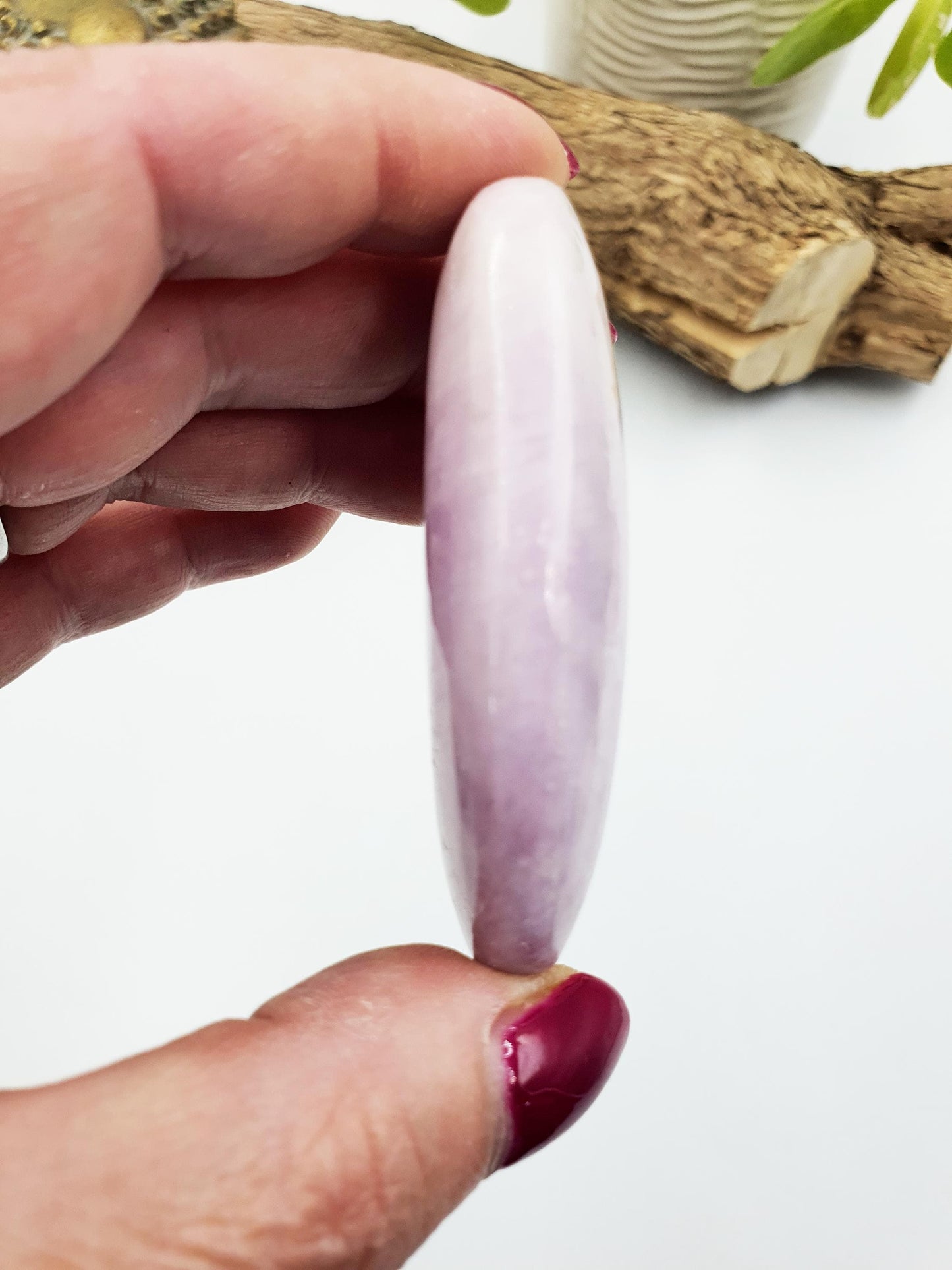 Large Kunzite Crystal Palm Stone - Heart Chakra & Emotional Healing Crystal - 90g