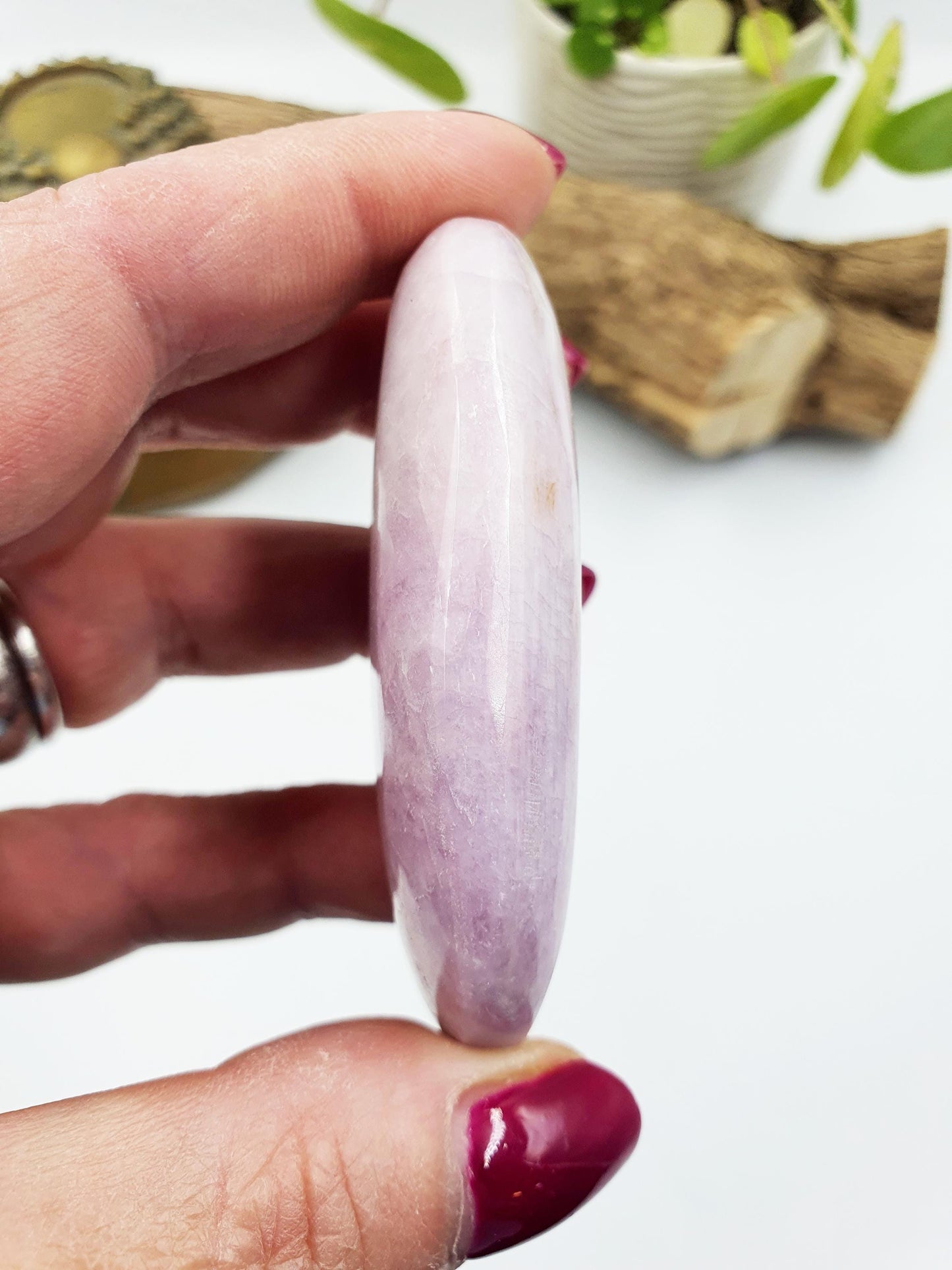 Large Kunzite Crystal Palm Stone - Heart Chakra & Emotional Healing Crystal - 90g