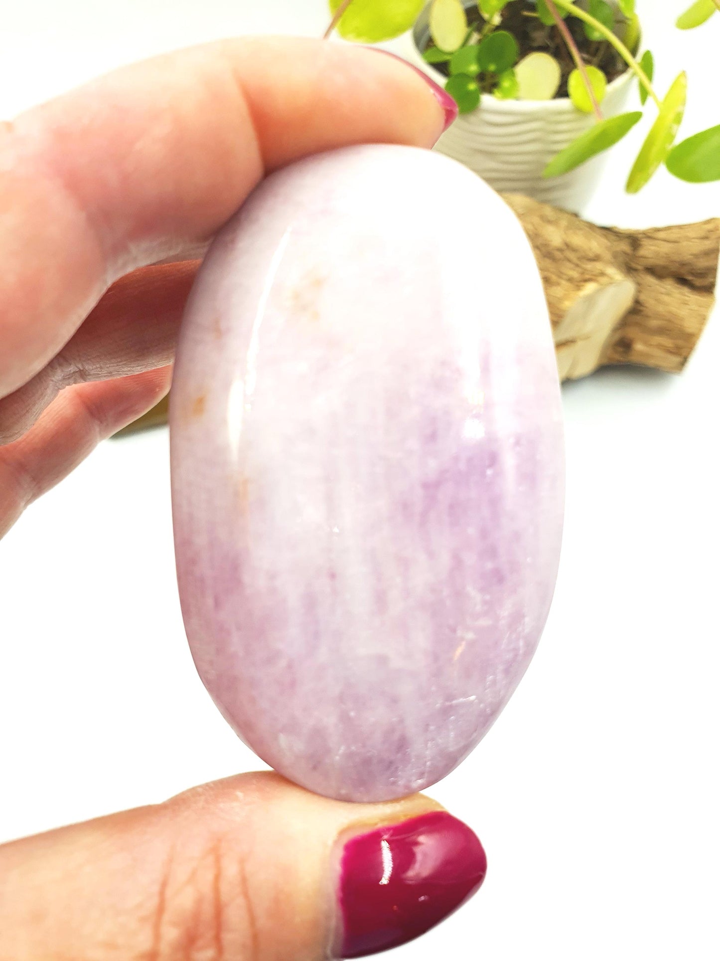 Large Kunzite Crystal Palm Stone - Heart Chakra & Emotional Healing Crystal - 90g