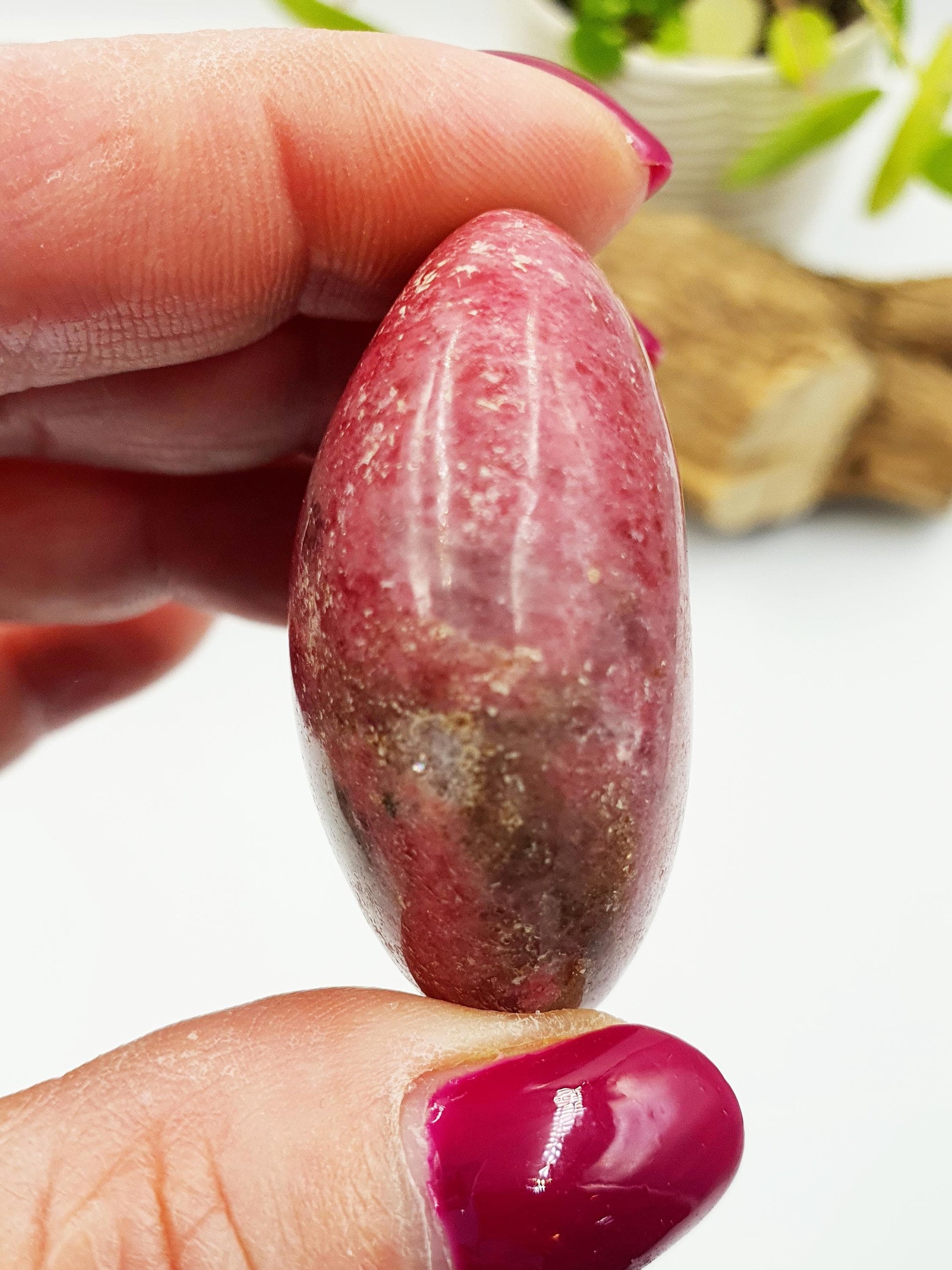 Rhodonite Palm Stone - Emotional Healing & Heart Chakra Crystal - 80g