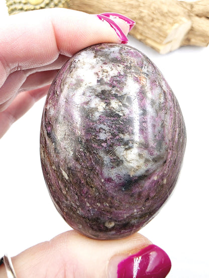 Plum Tourmaline Palm Stone – Love, Compassion & Emotional Healing Crystal, 135g