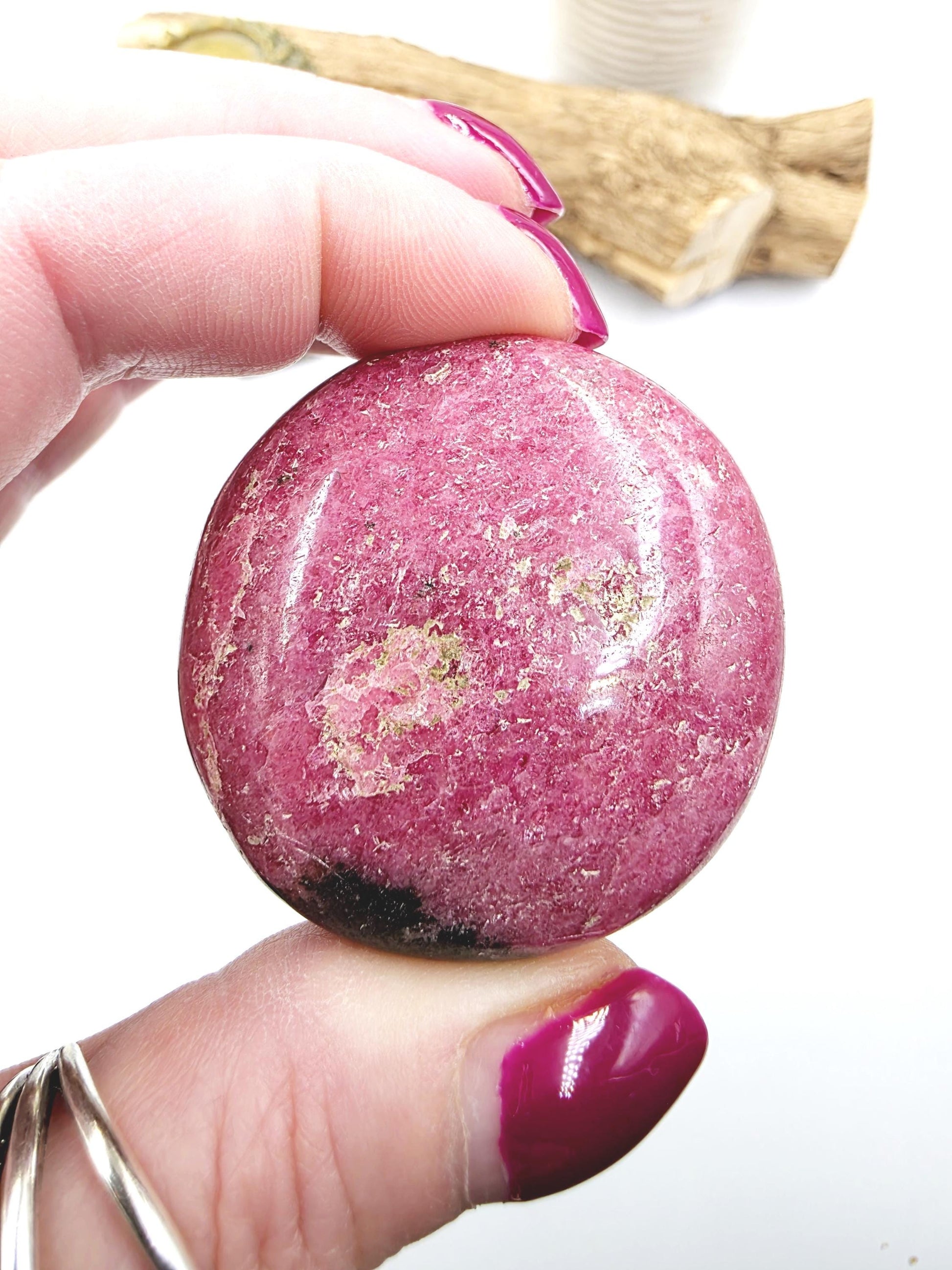 Rhodonite Palm Stone - Emotional Healing & Heart Chakra Crystal - 95g