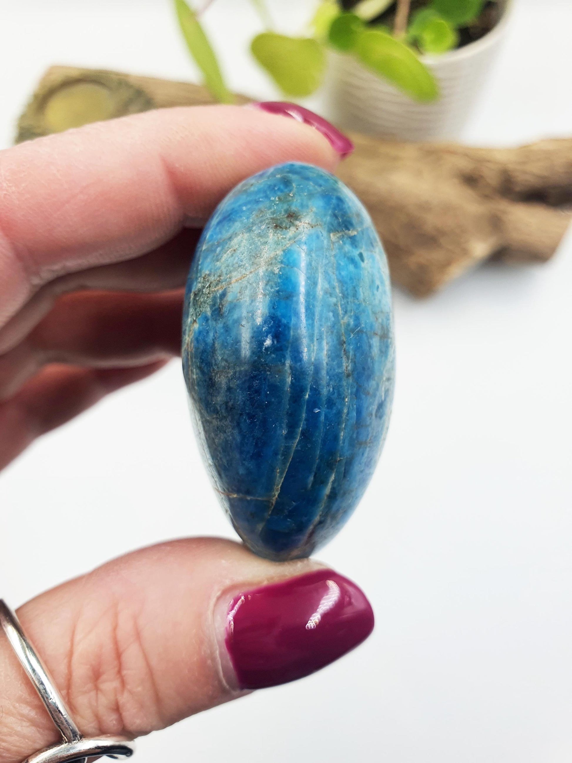 Blue Apatite Palm Stone - Motivation & Focus Healing Crystal - 100g