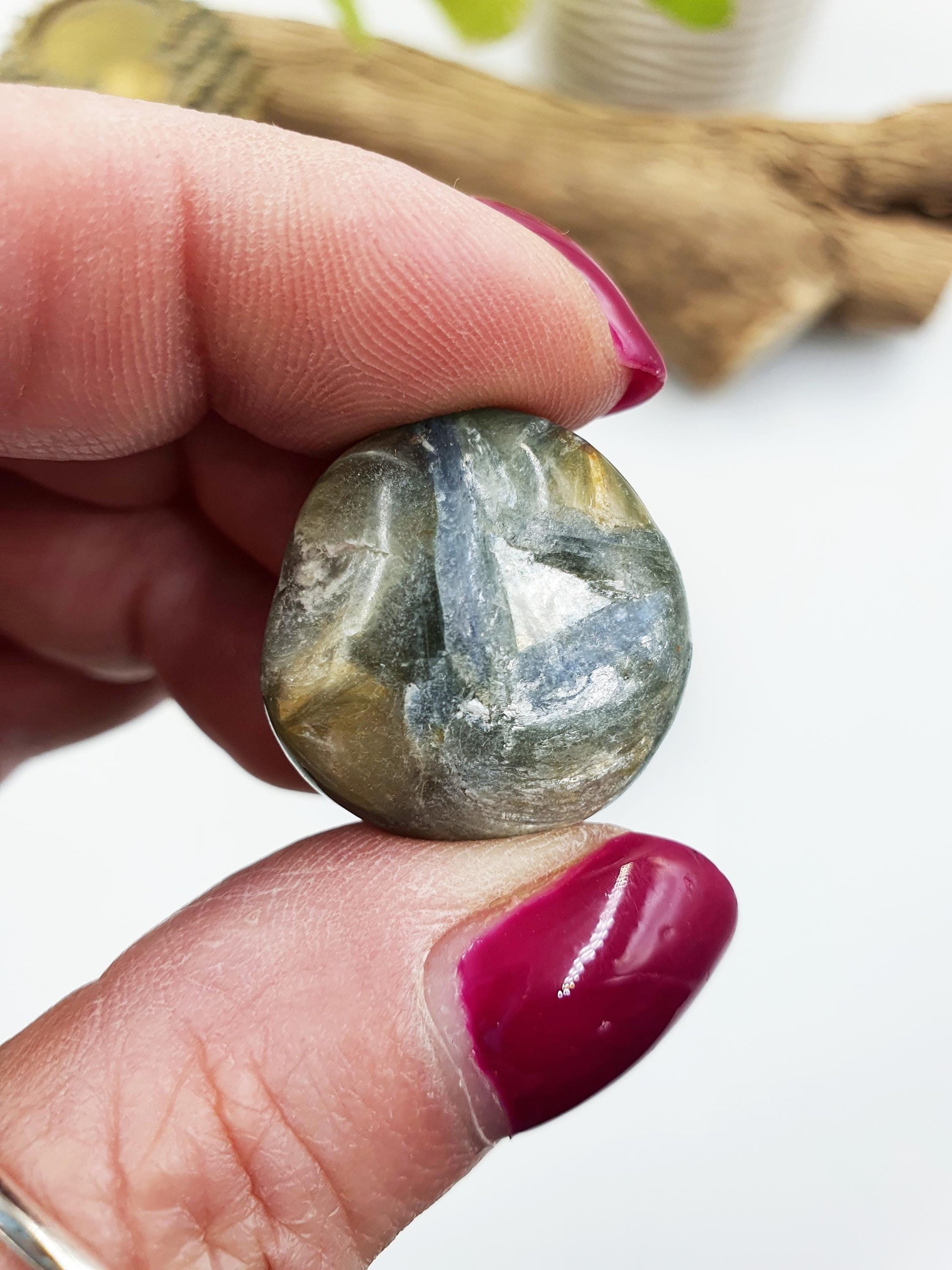 Kyanite Tumble Stones – Alignment, Balance & Calm Communication Healing Crystal, approx 2cm