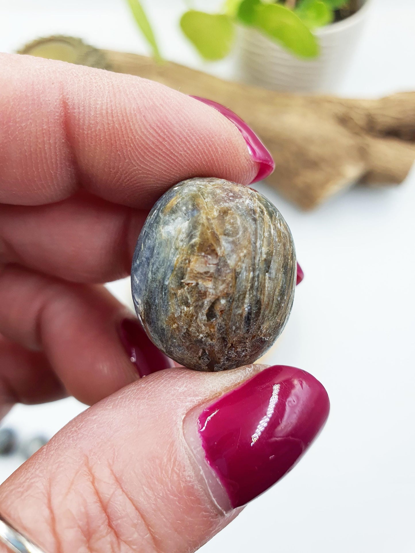 Kyanite Tumble Stones – Alignment, Balance & Calm Communication Healing Crystal, approx 2cm