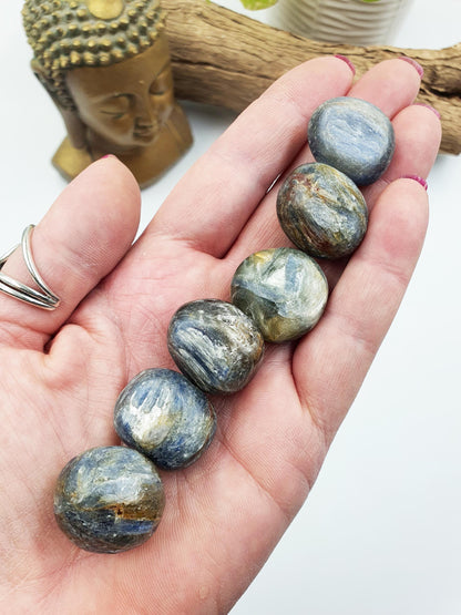 Kyanite Tumble Stones – Alignment, Balance & Calm Communication Healing Crystal, approx 2cm
